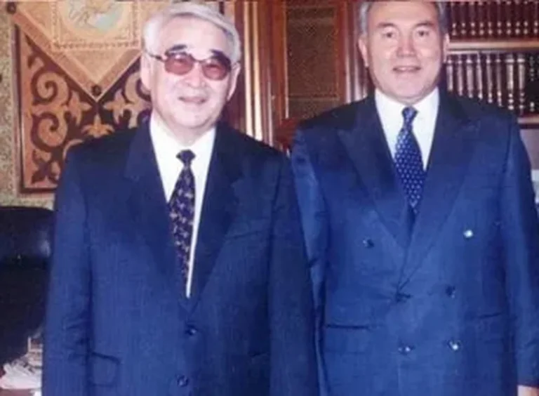 Ерик Асанбаев: «Любые империи рано или поздно распадаются» - изображение 1