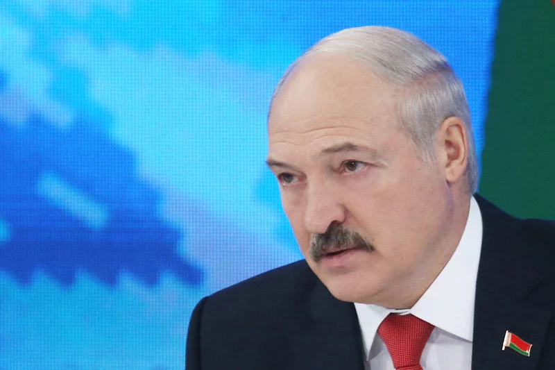 Изображение 1 для Лукашенко: Пока я президент, никто не кинет камня в русского! (видео)