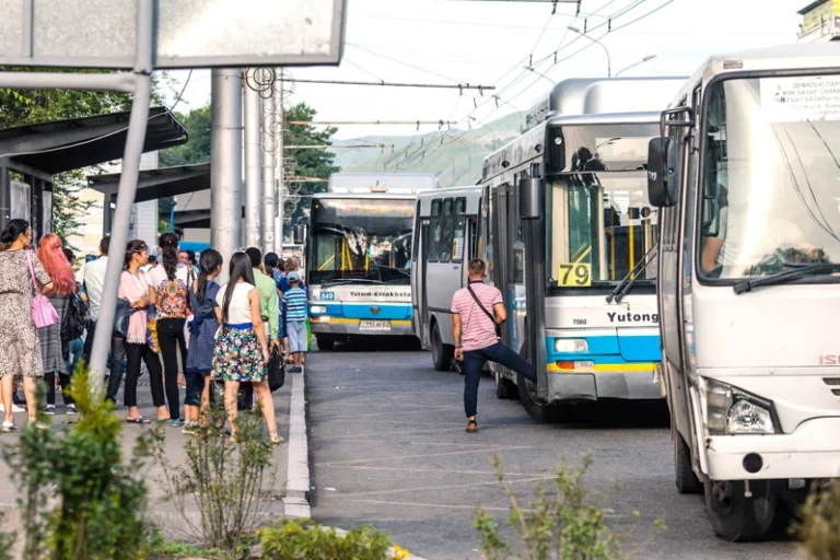 Байбек продолжает искушать горожан LRT - изображение 1