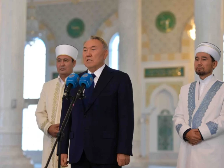 Шпекбаев призвал духовных отцов на борьбу с коррупцией - изображение 1