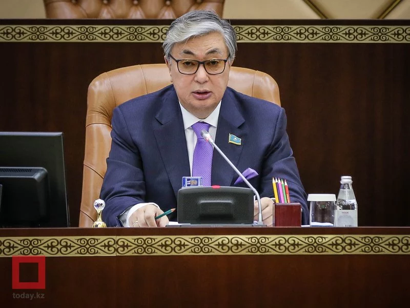 Изображение 1 для Токаев ополчился на акционеров банков