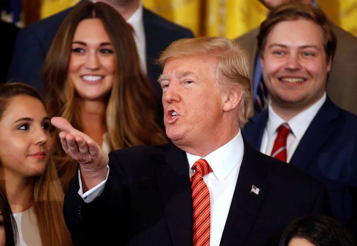 Изображение 1 для Трамп нашел «врагов народа»