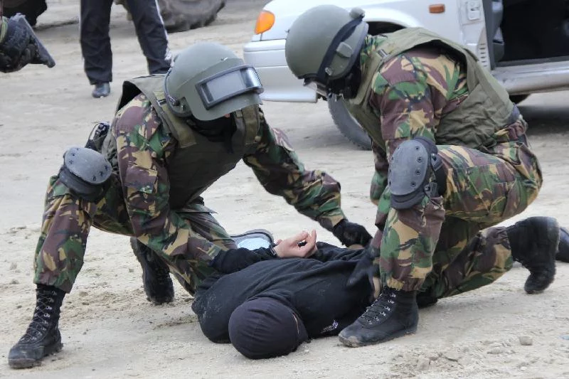 Изображение 1 для КНБ: их было восемь