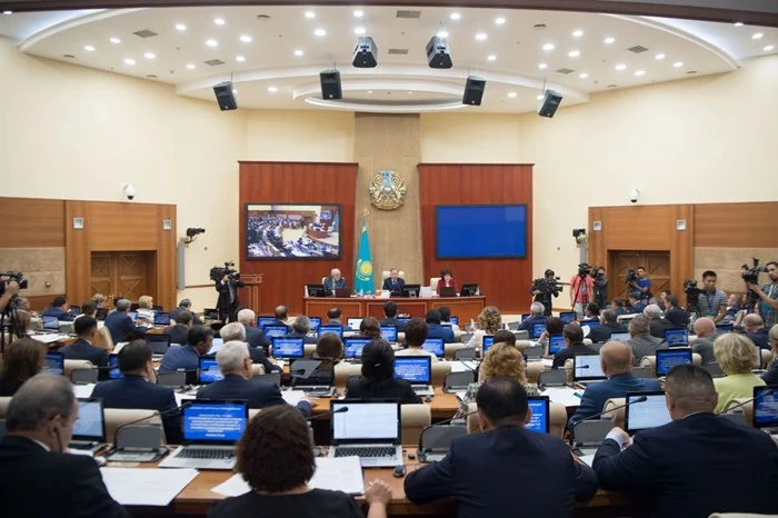 В Астане фактически закрылась третья сессия VI созыва парламента - изображение 1