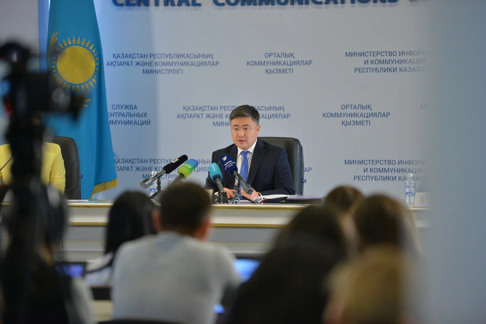 Изображение 2 для Как доллар продолжает курс на укрепление