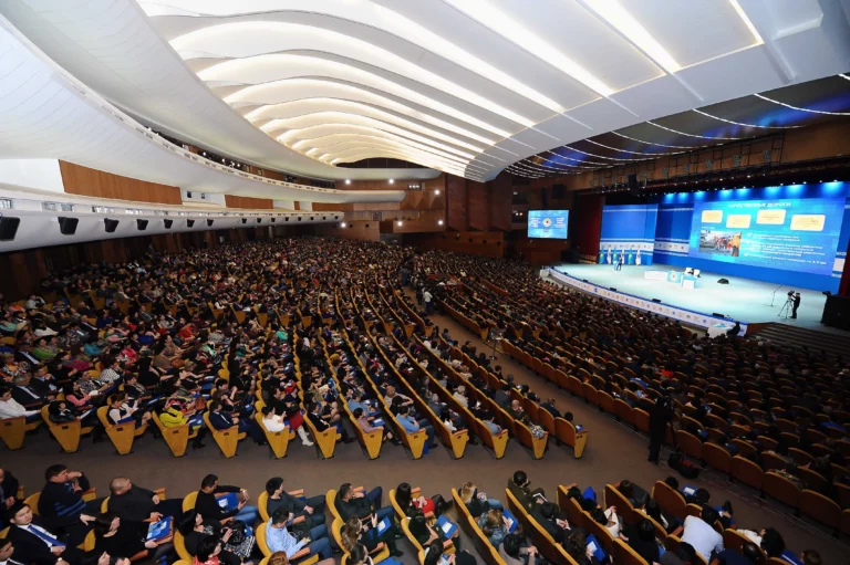 Тщательно пережевывая пищу, ты помогаешь обществу - изображение 1