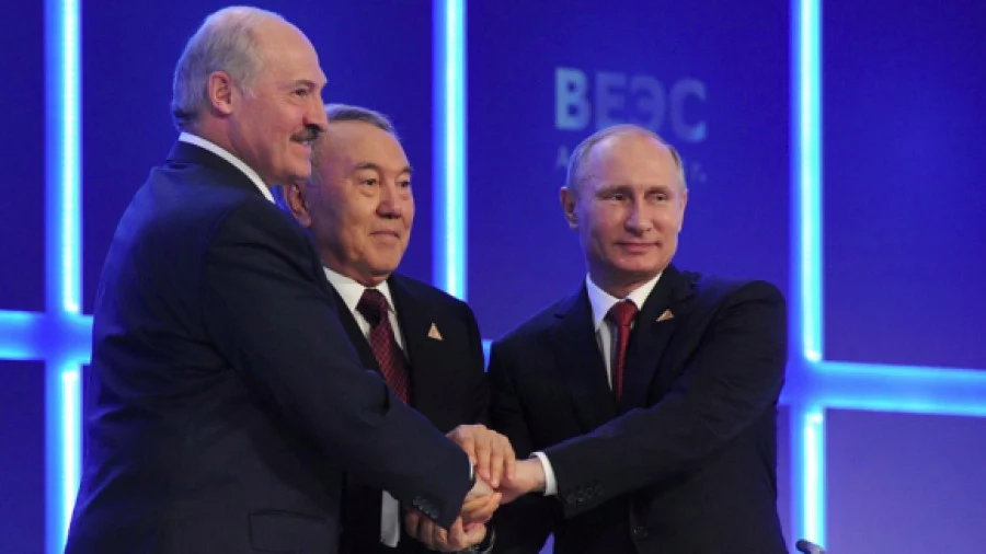 Изображение 1 для Между популизмом и демократией