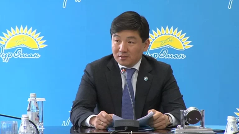 Бауыржан Байбек, как мы и предполагали, назначен распоряжением Назарбаева первым заместителем председателя партии Nur Otan. - изображение 1