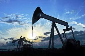 Изображение 2 для После субботних волнений на Тенгизе, когда свыше тысячи рабочих вышли на стихийный митинг, ситуация в данный момент нормализовалась