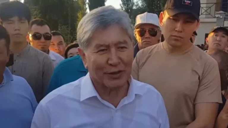 Кыргызы закидали китайцев камнями - изображение 1