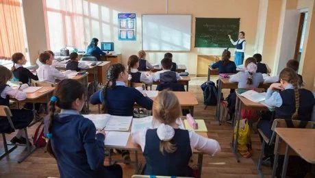 Изображение 2 для Жээнбеков прервал отпуск, а в селе Кой-Таш отключена связь с интернетом и стянуты дополнительные силы МВД