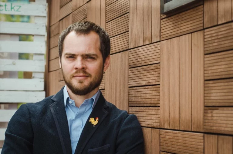 Максим Божко, сын депутата Владимира Божко, призвал казахстанцев покупать отечественное куриное мясо - изображение 1