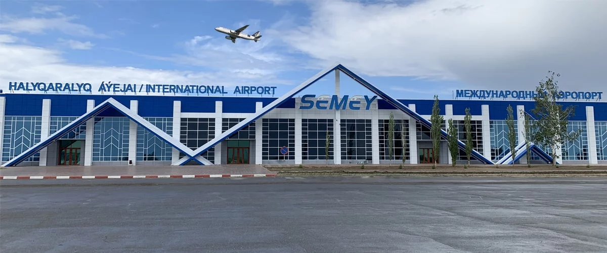 Изображение 1 для Предложение семейчан о присвоении городскому аэропорту имени Абая поддержано депутатами