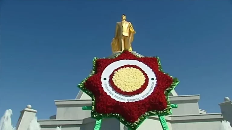 Первого президента Туркменистана будут поминать лишь раз в год. - изображение 1