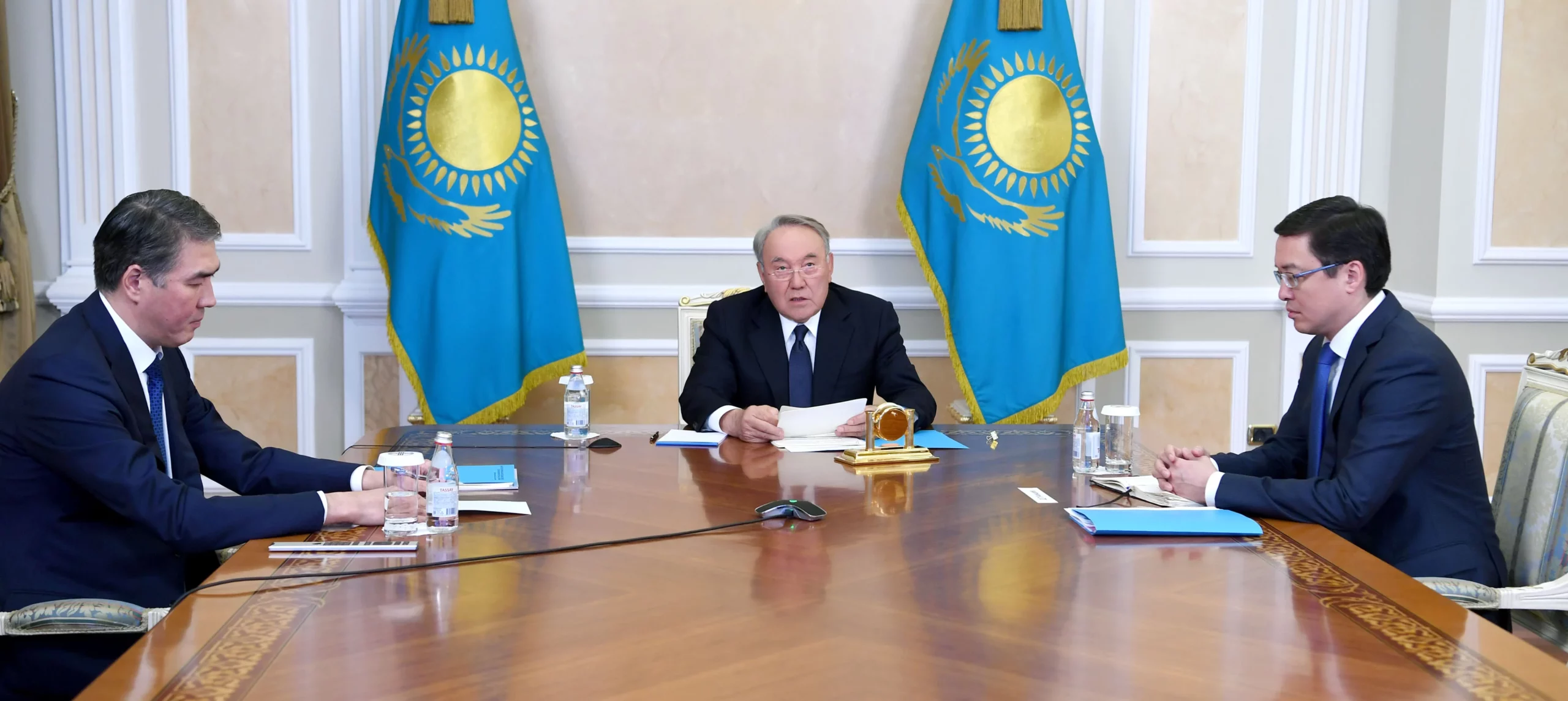 Изображение 2 для В Алматы прибыл борт с гуманитарной помощью