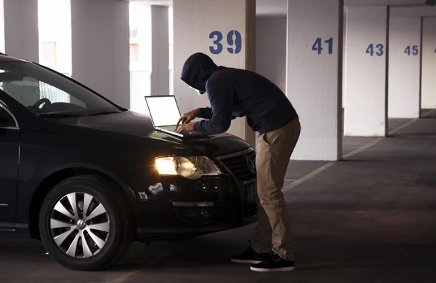 Изображение 1 для Может ли верующий гомофоб стать внештатным советником премьер-министра в правовом, светском государстве?