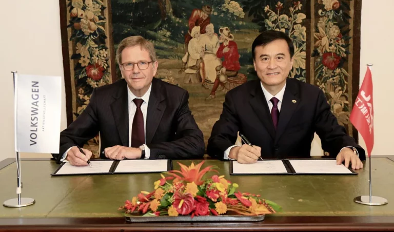 Врачи будут получать в 2,5 раза больше остальных - изображение 1