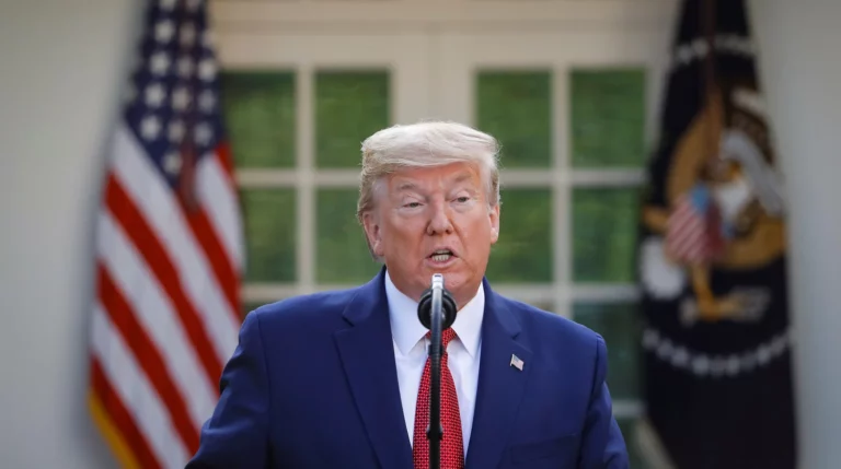 Трамп обнародовал указ, который должен реформировать полицию - изображение 1