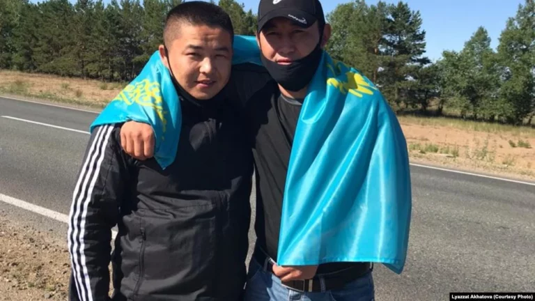 Бежавшие из Синьцзяна казахи выпущены из казахстанской колонии - изображение 1