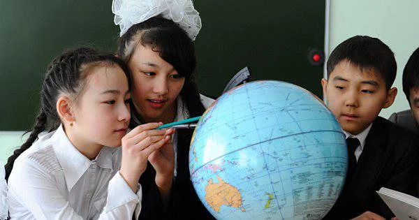 Изображение 1 для Школьники потеряли 6 месяцев учебы из-за пандемии