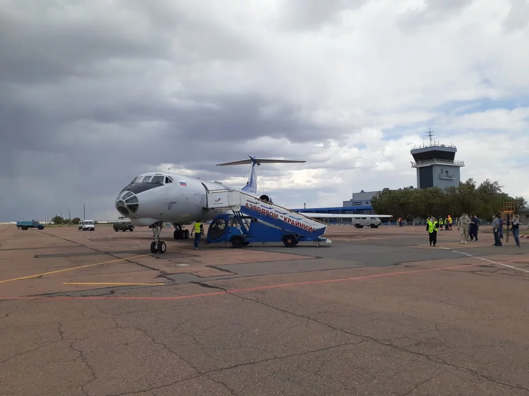 Изображение 1 для Спецборт с медиками прибыл в Байконур