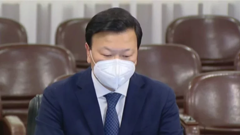 Как новый министр здравоохранения собирается побороть коронавирус - изображение 1