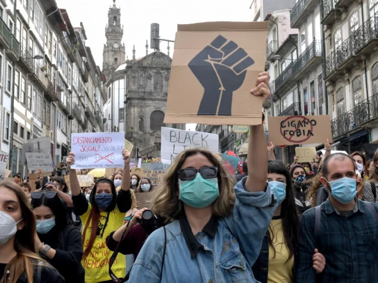 Русская православная церковь обеспокоена, что движение Black Lives Matter приобретает антихристианский характер - изображение 1