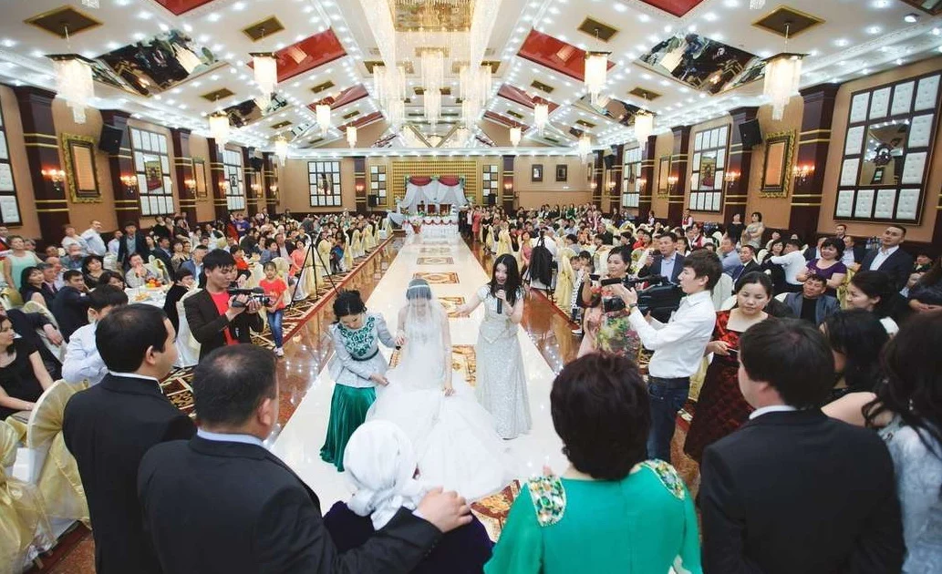 Изображение 1 для Аружан Саин предложила запретить в Казахстане тои