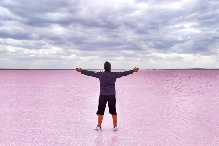 На «розовом озере» Кобейтуз выставили полицейскую охрану - изображение 1