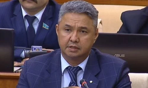 Изображение 1 для Азат Перуашев: смерти от пневмонии – на совести ФСМС