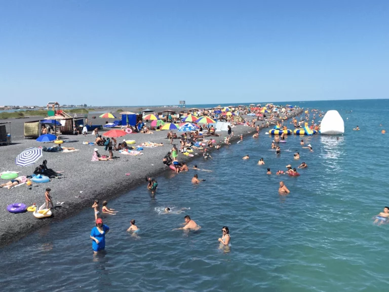 С 23 июля прекращен прием отдыхающих на базах озера Алаколь - изображение 1