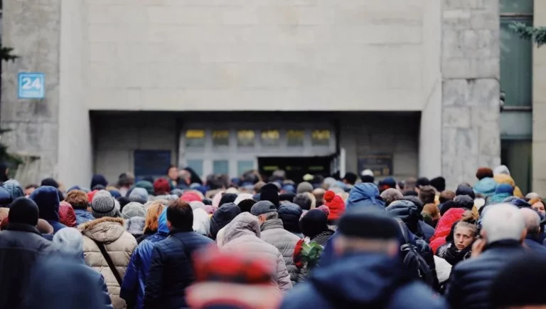 Общественники Актау недовольны проведением похорон матери экс-начальника полиции - изображение 1