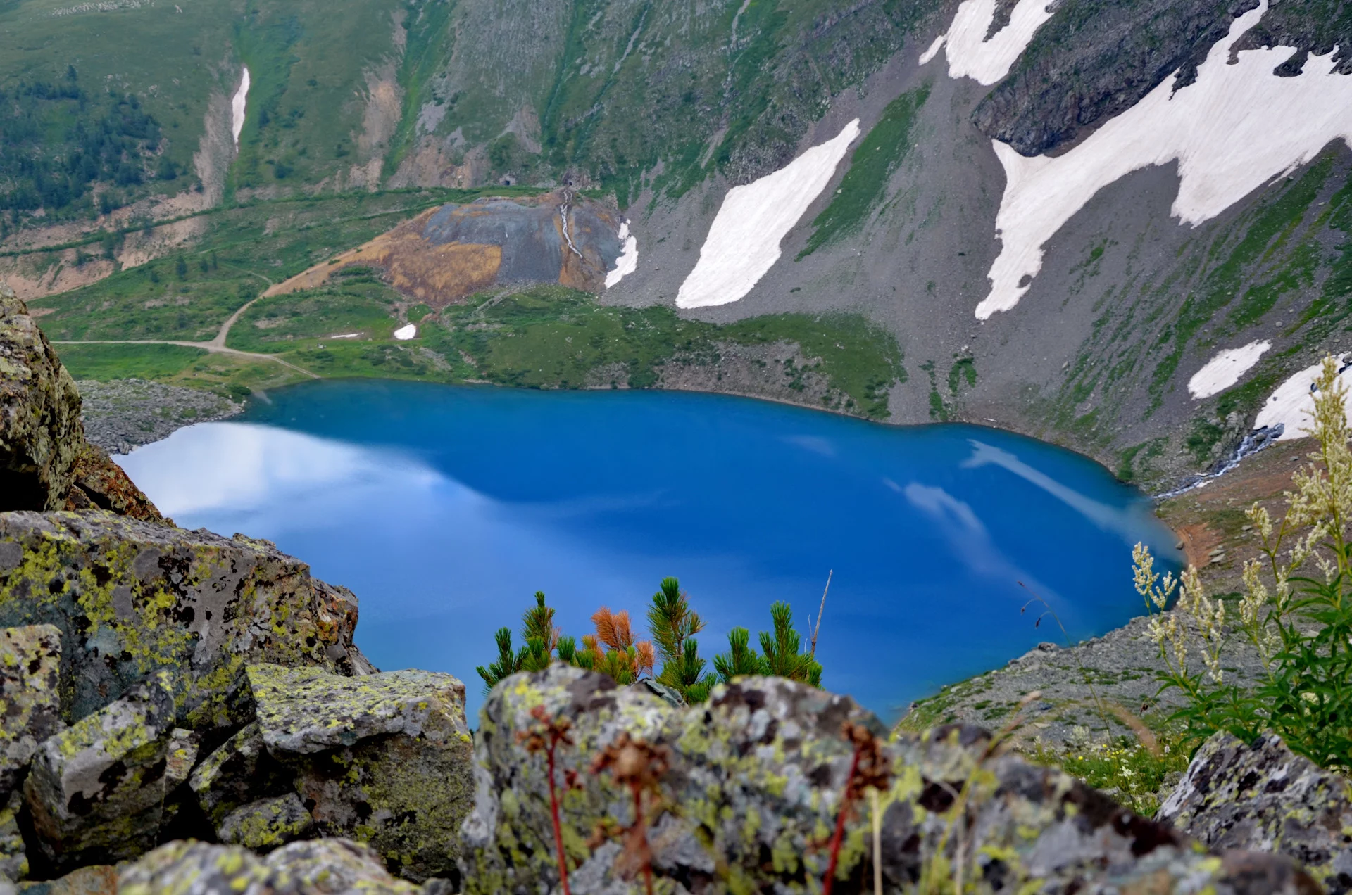 Изображение 1 для В Минэкологии прокомментировали ситуацию с отдыхающими на Радоновом озере