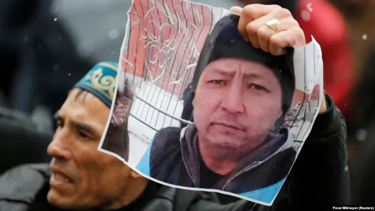 Около 30 активистов арестованы в преддверии новоселья в доме Дулата Агадила - изображение 1