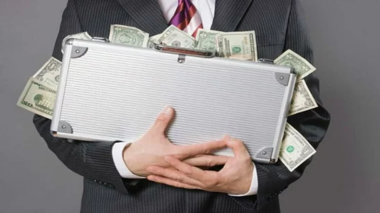 Всего за один месяц кредитный портфель казахстанских банков сократился на 76 миллиардов тенге - изображение 1