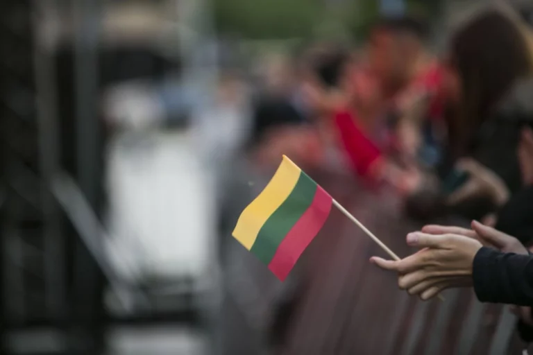 Жители Ливана просят вернуть управление страной Франции - изображение 1