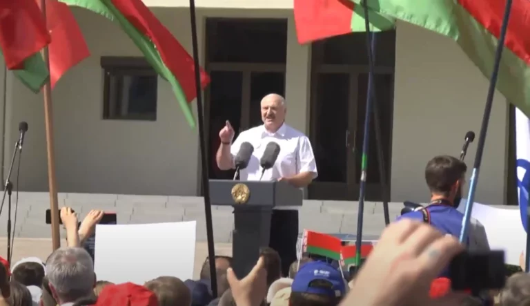 В Минске проходят митинги за и против Лукашенко - изображение 1