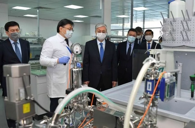 Изображение 1 для В Казахстане готовы к испытаниям на добровольцах отечественной вакцины от коронавируса