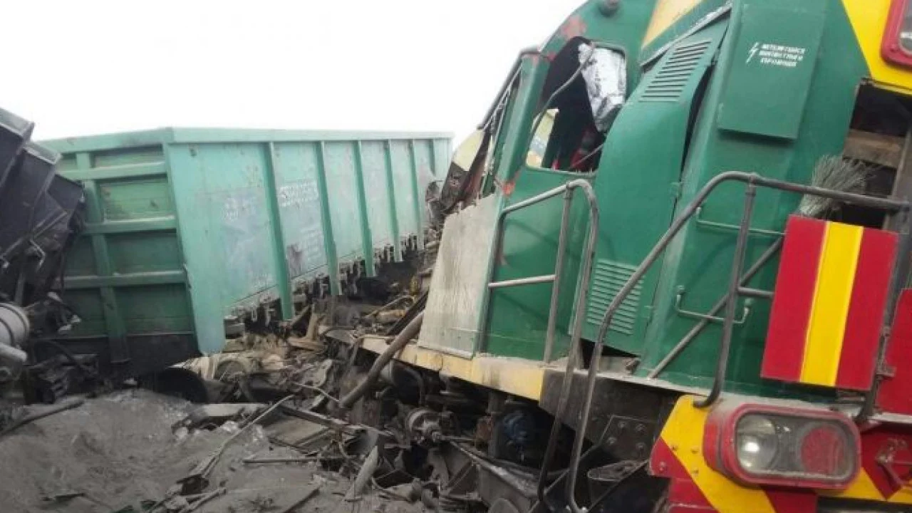 Изображение 1 для В ВКО произошло столкновение вагонов с грузовым поездом