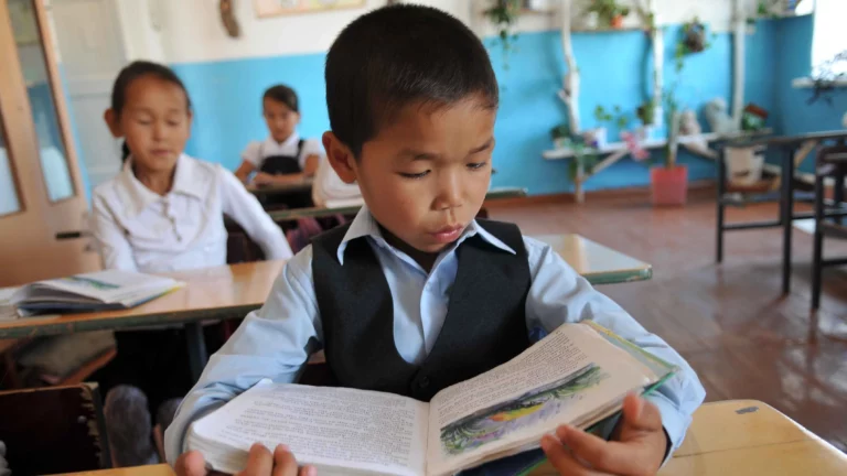 Полмиллиона школьников все-таки пойдут 1 сентября в школы - изображение 1