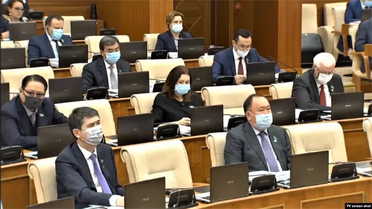 Зарплата депутатов оказалась секретной информацией - изображение 1