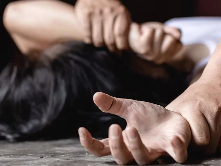 Экс-прокурор и бывший глава банка подозреваются в групповом изнасиловании - изображение 1