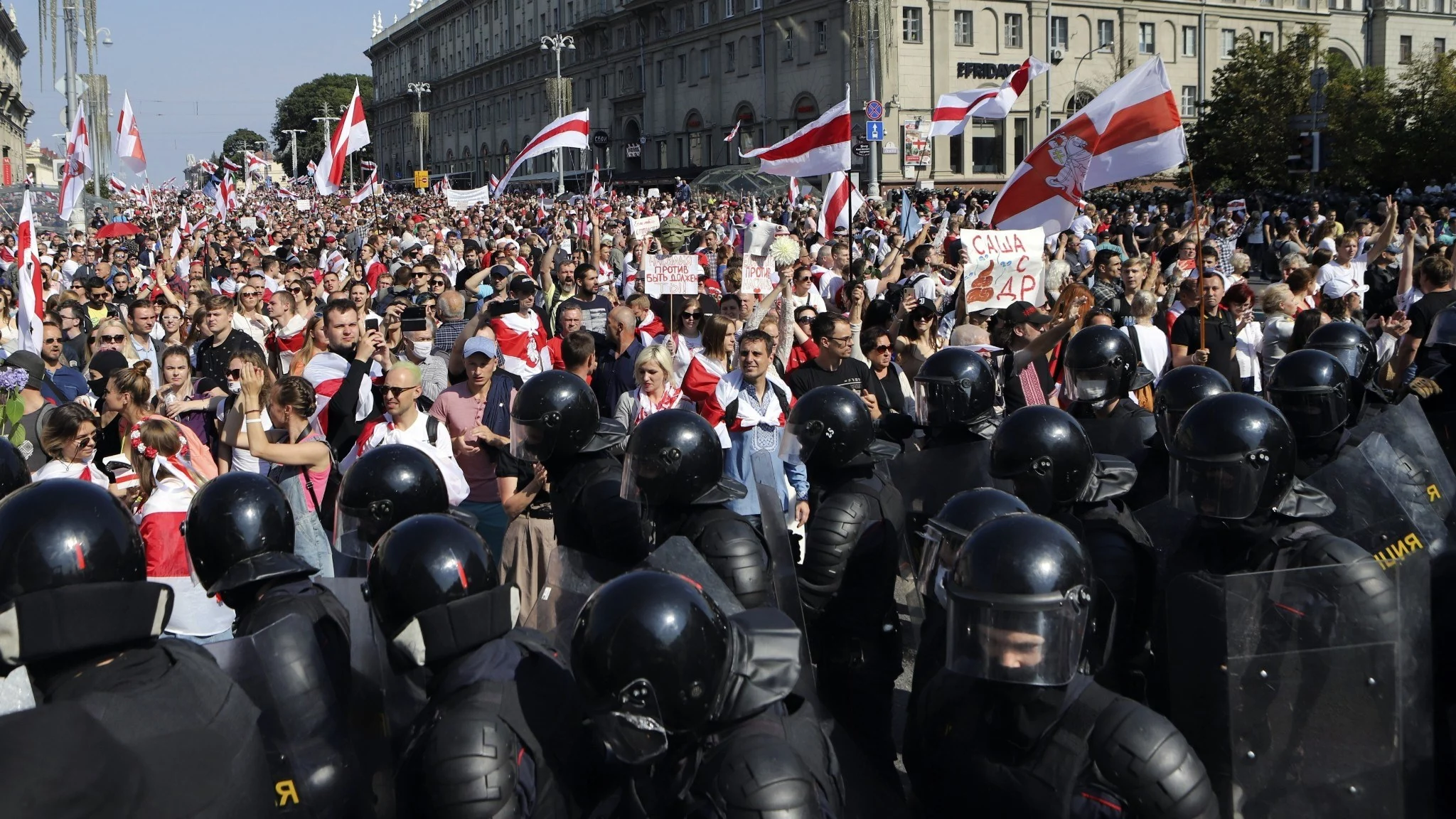 Изображение 1 для 22-ой день протестов в Беларуси: «подарки» ко дню рождения Лукашенко
