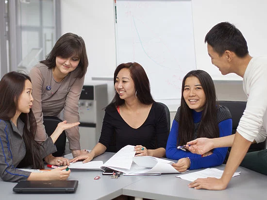 Изображение 1 для Из-за пандемии 2000 студентов решили продолжить обучение на родине