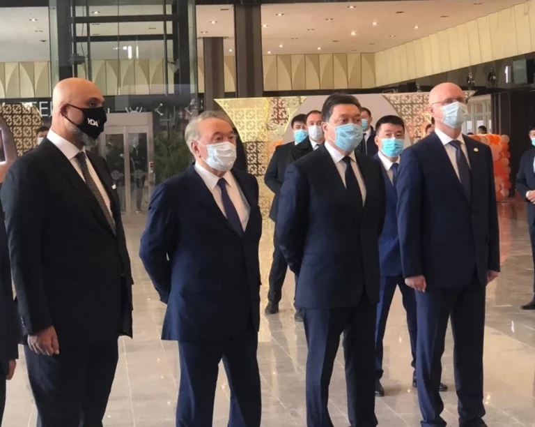 Назарбаев открыл аэропорт в Туркестане - изображение 1