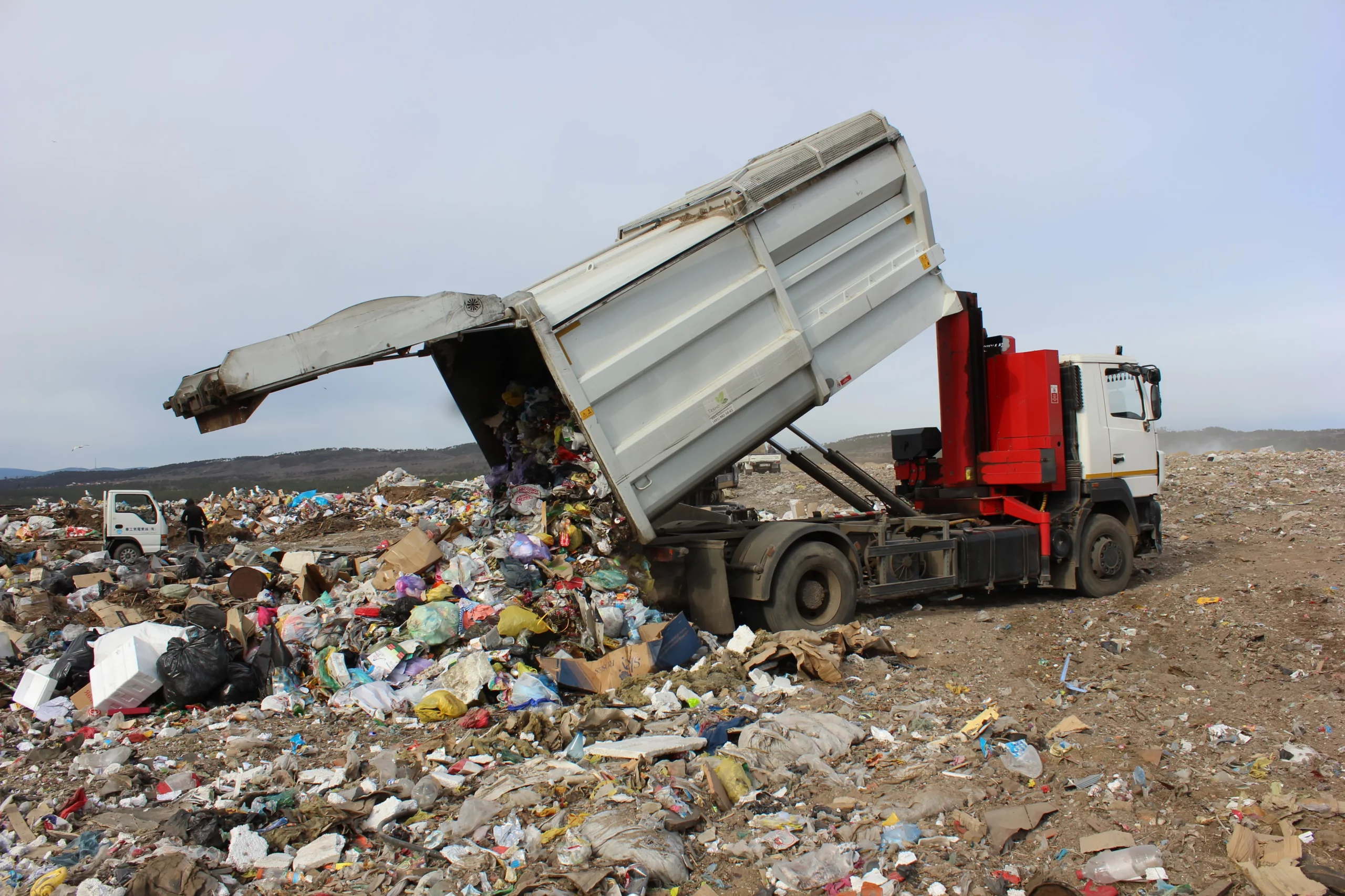 Изображение 1 для Мусоровозы в Казахстане оснастят GPS-навигаторами