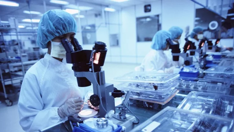 Санэпидемиологов подозревают в незаконной покупке лаборатории за 560 млн тенге - изображение 1