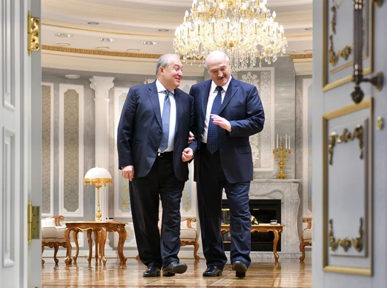 Президент Армении связался с Лукашенко - изображение 1