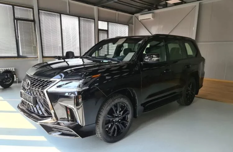 Изображение 1 для Акимат Туркестанской области взял в аренду дорогущий джип