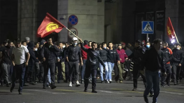 Итоги митинга в Кыргызстане: результаты парламентских выборов аннулированы - изображение 1